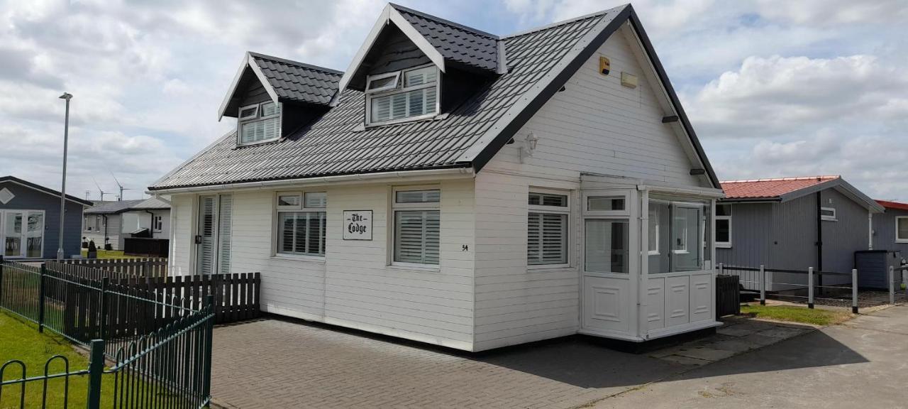 Stunning Two Storey Spacious Chalet Villa Bridlington Exterior photo
